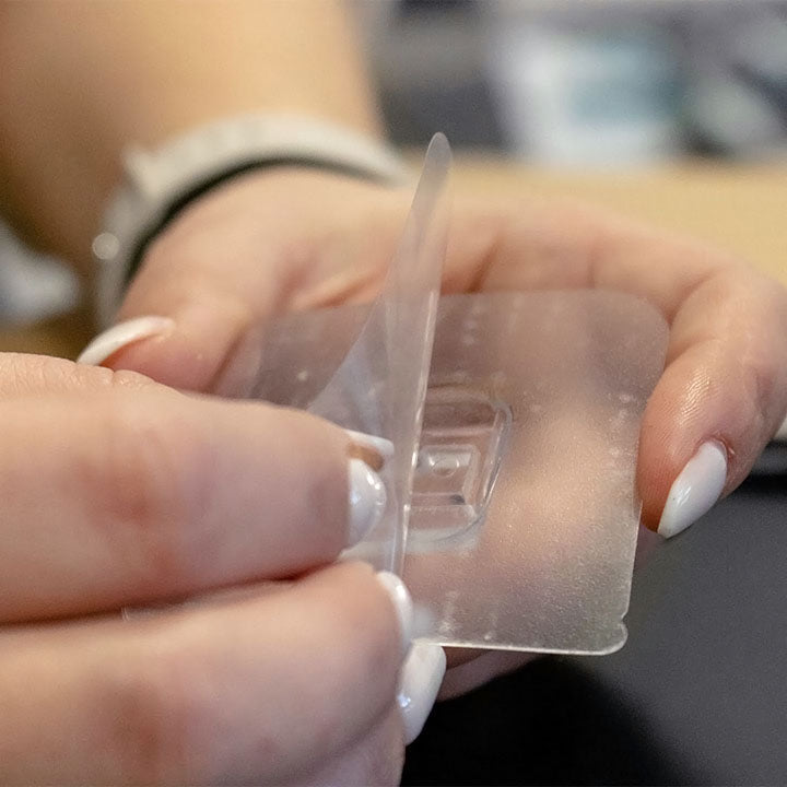Dvostrana samolepljiva kuka za kačenje