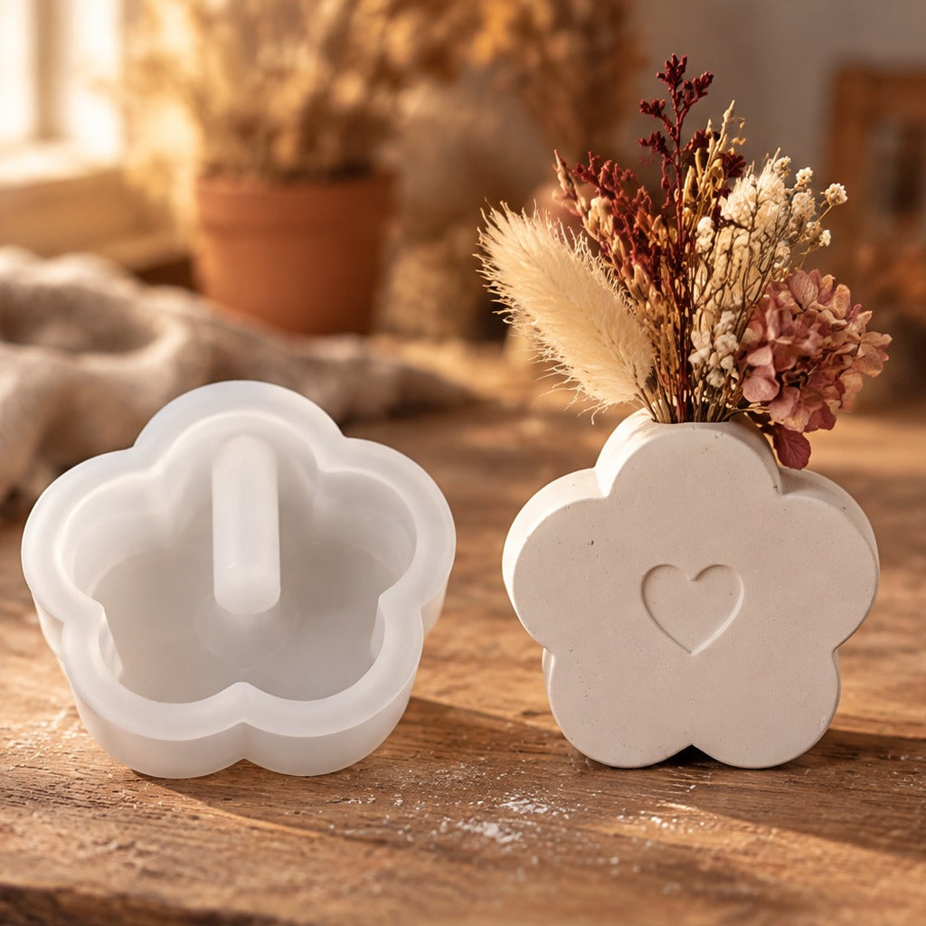 Silikonski kalup za livenje mini vazica za sušeno cveće – cvet – 6,1 × 5,9 cm