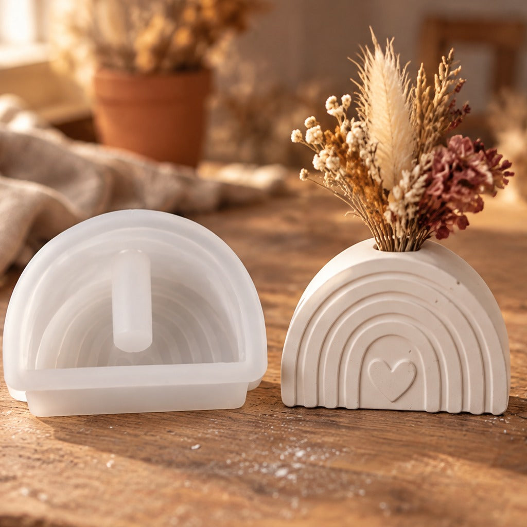 Silikonski kalup za livenje mini vazica za sušeno cveće – duga – 6,4 × 4,9 cm